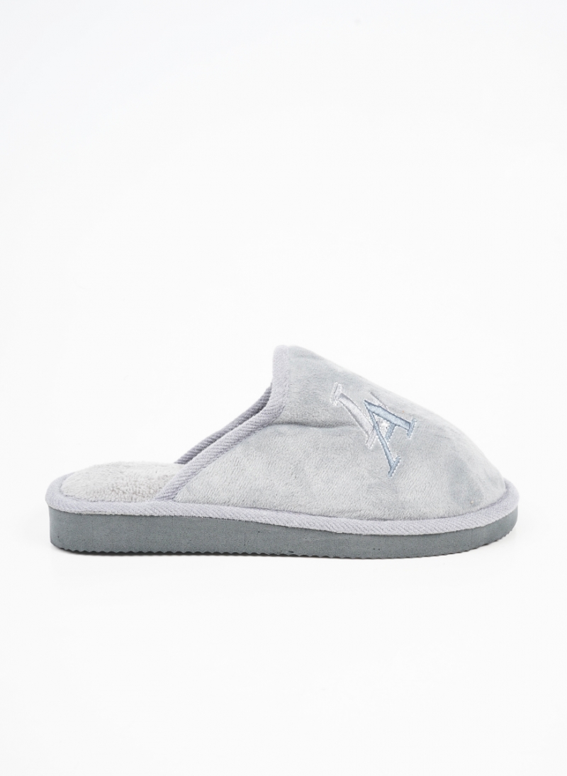 ΑΝΔΡΙΚΕΣ ΠΑΝΤΟΦΛΕΣ ΣΠΙΤΙΟΥ