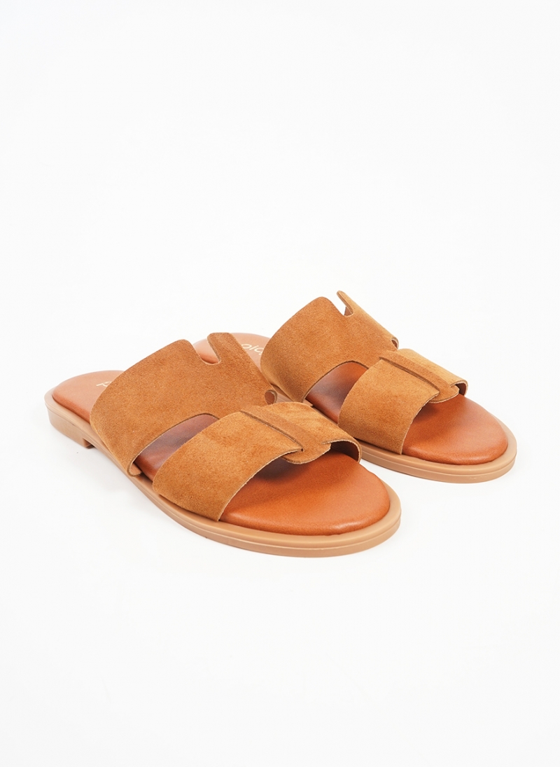 ΓΥΝΑΙΚΕΙΑ ΔΕΡΜΑΤΙΝΑ FLAT ΣΑΝΔΑΛΙΑ ΜΕ ΓΕΩΜΕΤΡΙΚΑ ΑΝΟΙΓΜΑΤΑ 17014