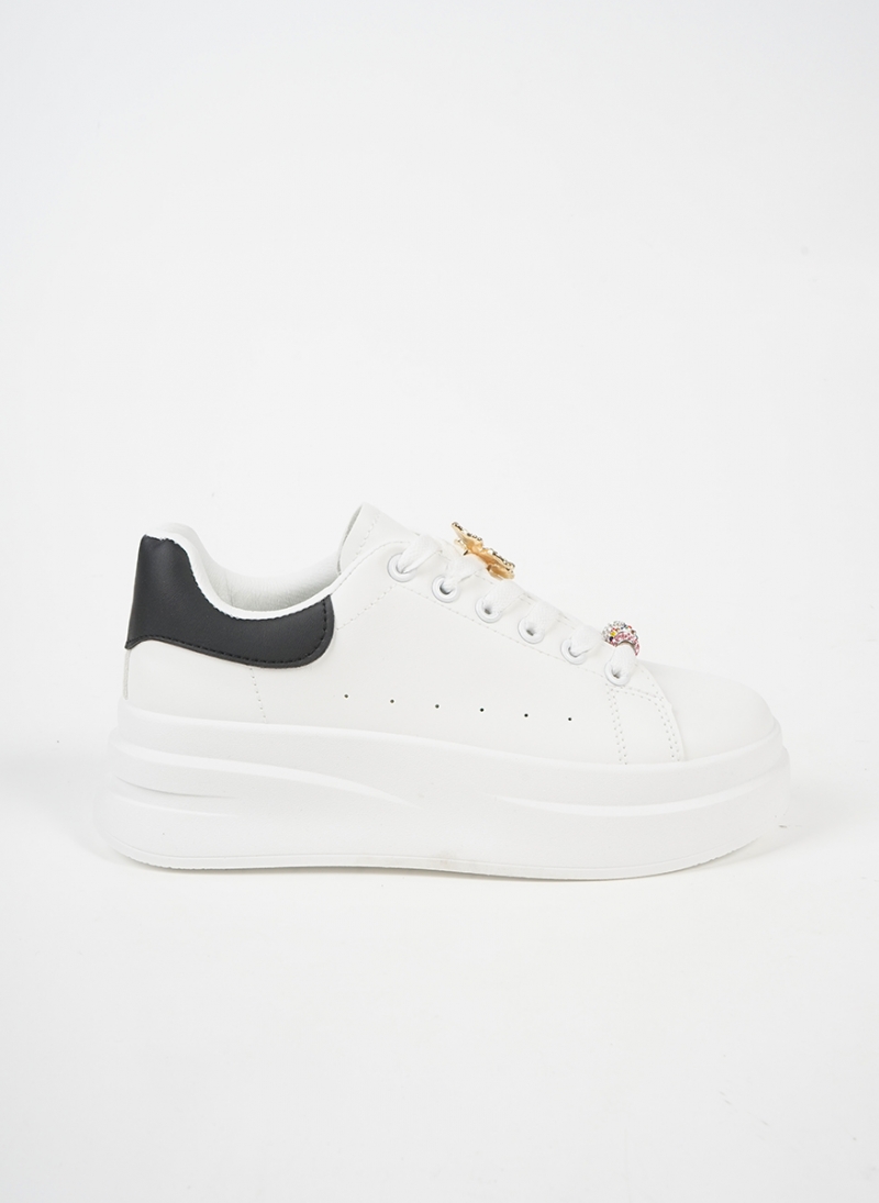 ΓΥΝΑΙΚΕΙΑ ΔΙΣΟΛΑ SNEAKERS ΜΕ ΜΕΤΑΛΛΙΚΑ ΔΙΑΚΟΣΜΗΤΙΚΑ