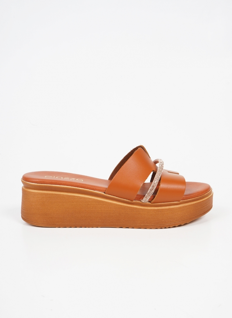 ΓΥΝΑΙΚΕΙΑ FLATFORM ΜΕ ΓEΩΜΕΤΡΙΚΗ ΦΑΣΑ ΚΑΙ STRASS