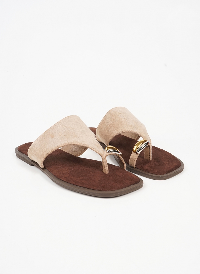 ΓΥΝΑΙΚΕΙΑ ΣΑΝΔΑΛΙΑ ΜΕ ΔΙΧΑΛΟ ΚΑΙ ΜΕΤΑΛΛΙΚΑ ΔΙΑΚΟΣΜΗΤΙΚΑ