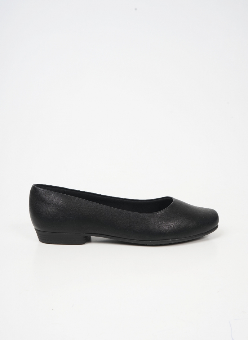 LOAFERS BY PICCADILLY COMPANY