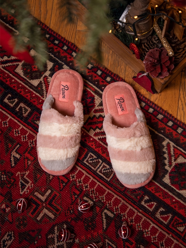 WOMEN'S SLIPPERS  BY PAREX COMPANY