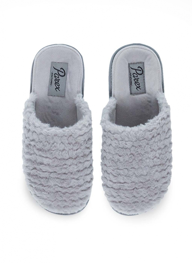 WOMEN'S SLIPPERS  BY PAREX COMPANY