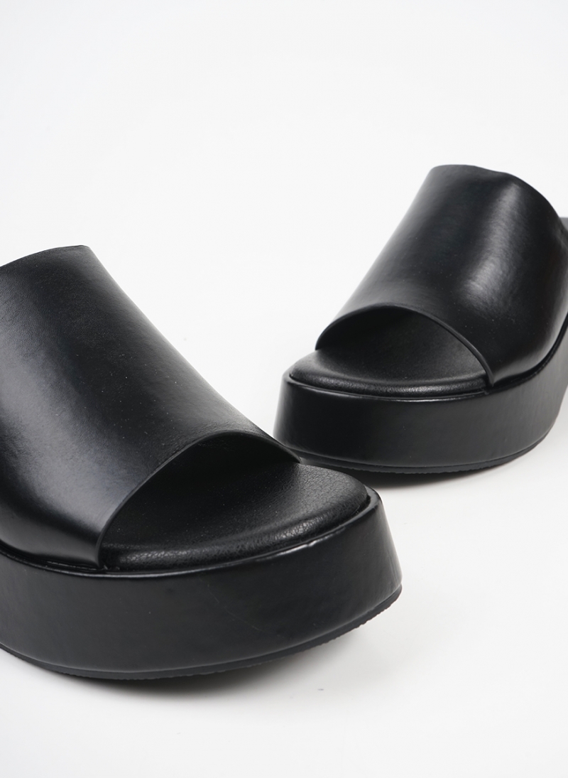 ΓΥΝΑΙΚΕΙΕΣ ΠΛΑΤΦΟΡΜΕΣ ME ΦΑΣΑ