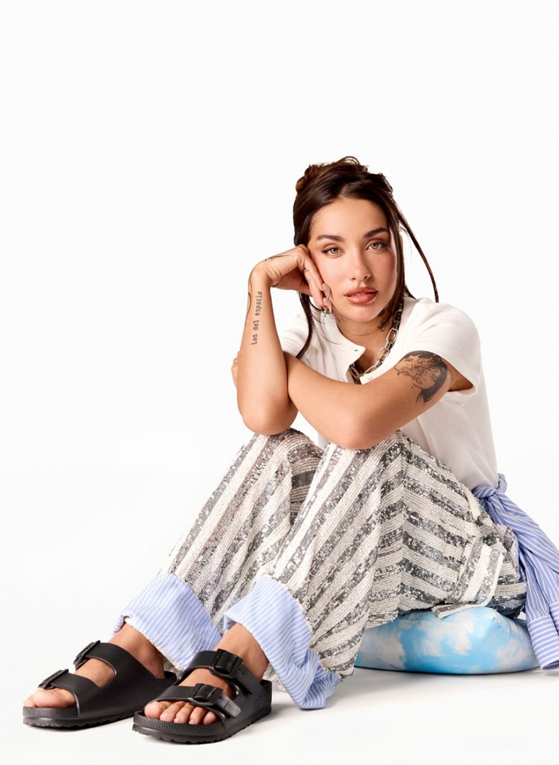 ΓΥΝΑΙΚΕΙΕΣ ΣΑΓΙΟΝΑΡΕΣ XTI 145138 ΜΕ ΔΙΠΛΟ ΛΟΥΡΑΚΙ