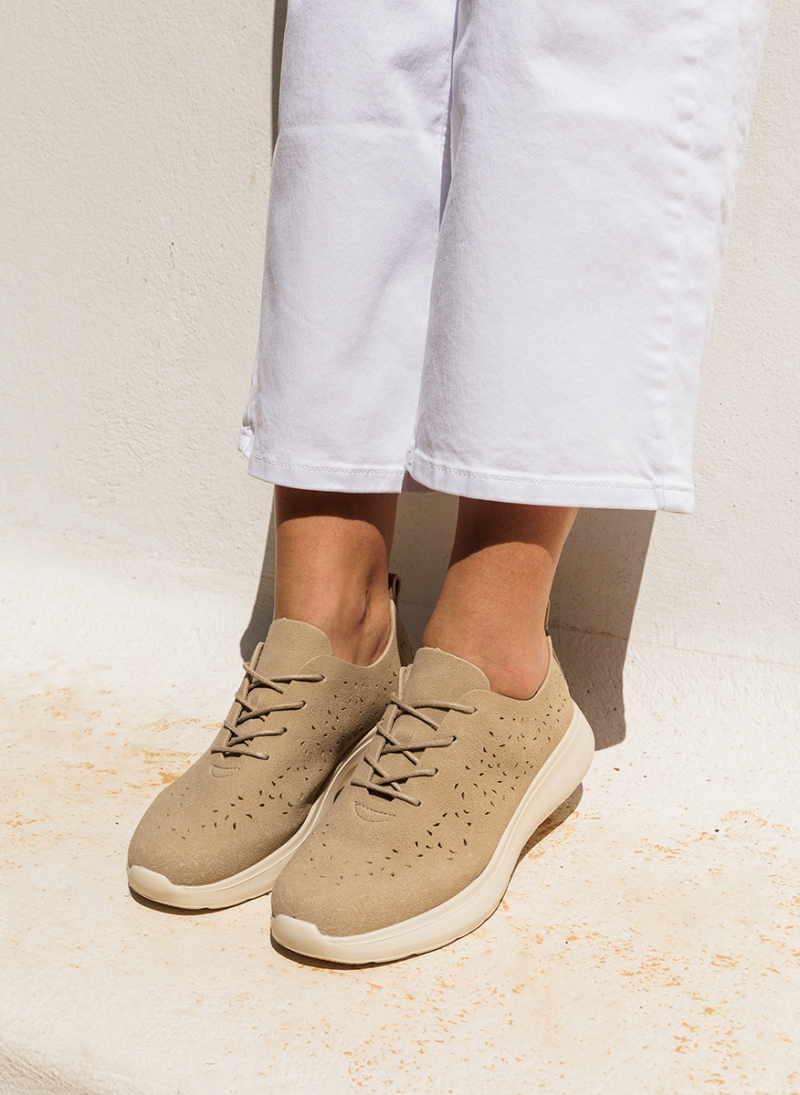 ΓΥΝΑΙΚΕΙO ΔΙΑΤΡΗΤΟ SNEAKER