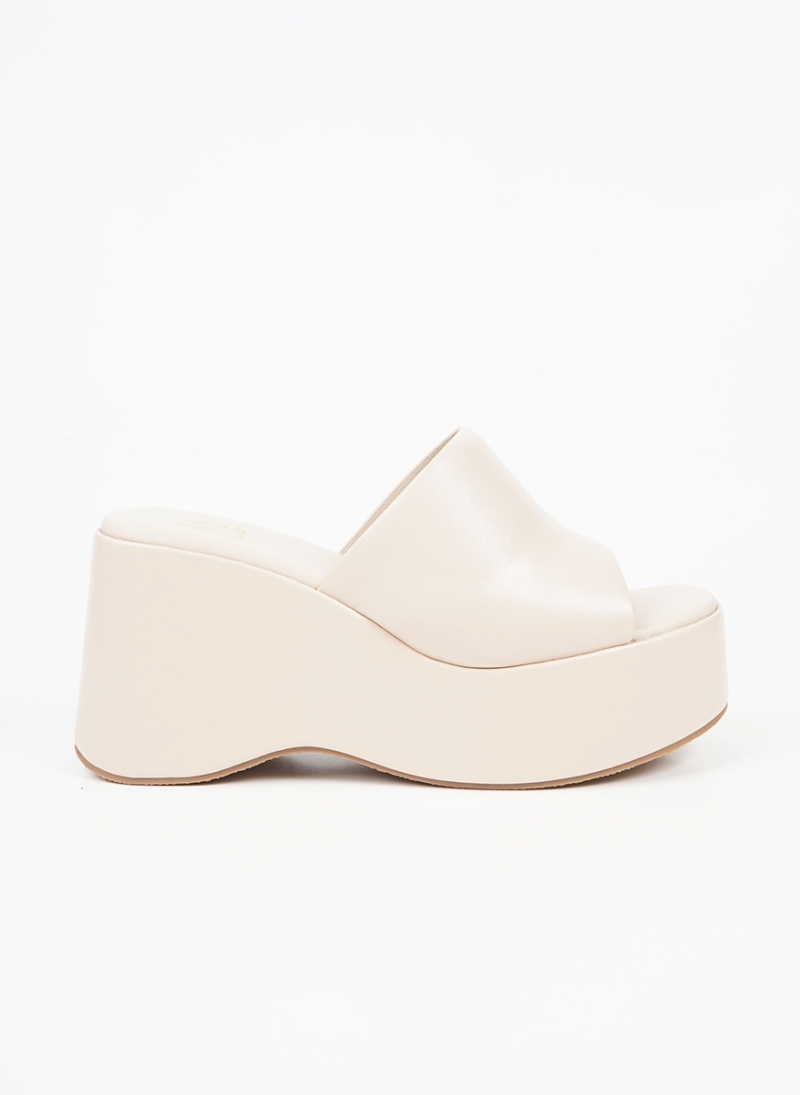 ΓΥΝΑΙΚΕΙΕΣ ΠΛΑΤΦΟΡΜΕΣ ΜΕ ΦΑΡΔΙΑ ΦΑΣΑ ΚΑΙ ΕΝΙΑΙΑ ΣΟΛΑ