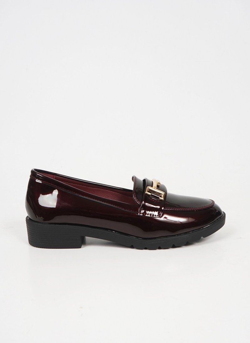 GLOSSY LOAFERS