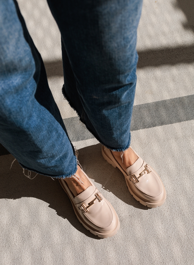 GLOSSY LOAFERS WITH METAL BUCKLE