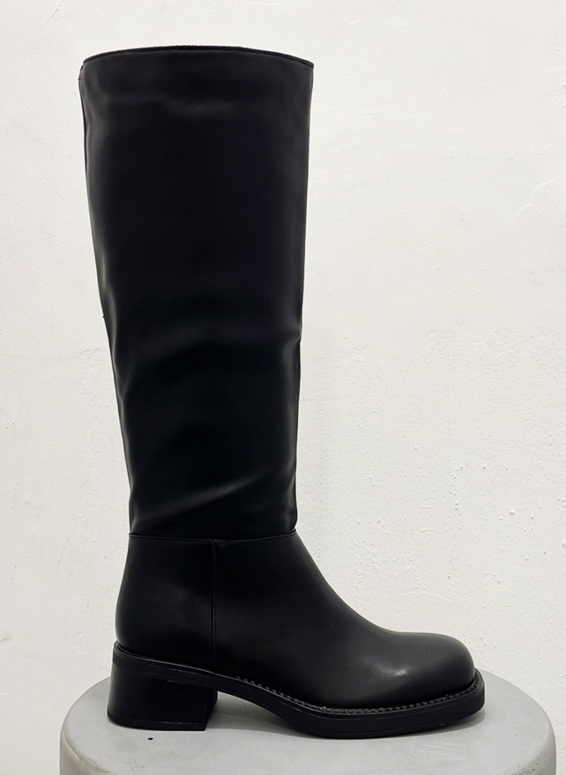 ΓΥΝΑΙΚΕΙΕΣ ΜΠΟΤΕΣ ΜΕ ΚΑΡΕ ΜΥΤΗ