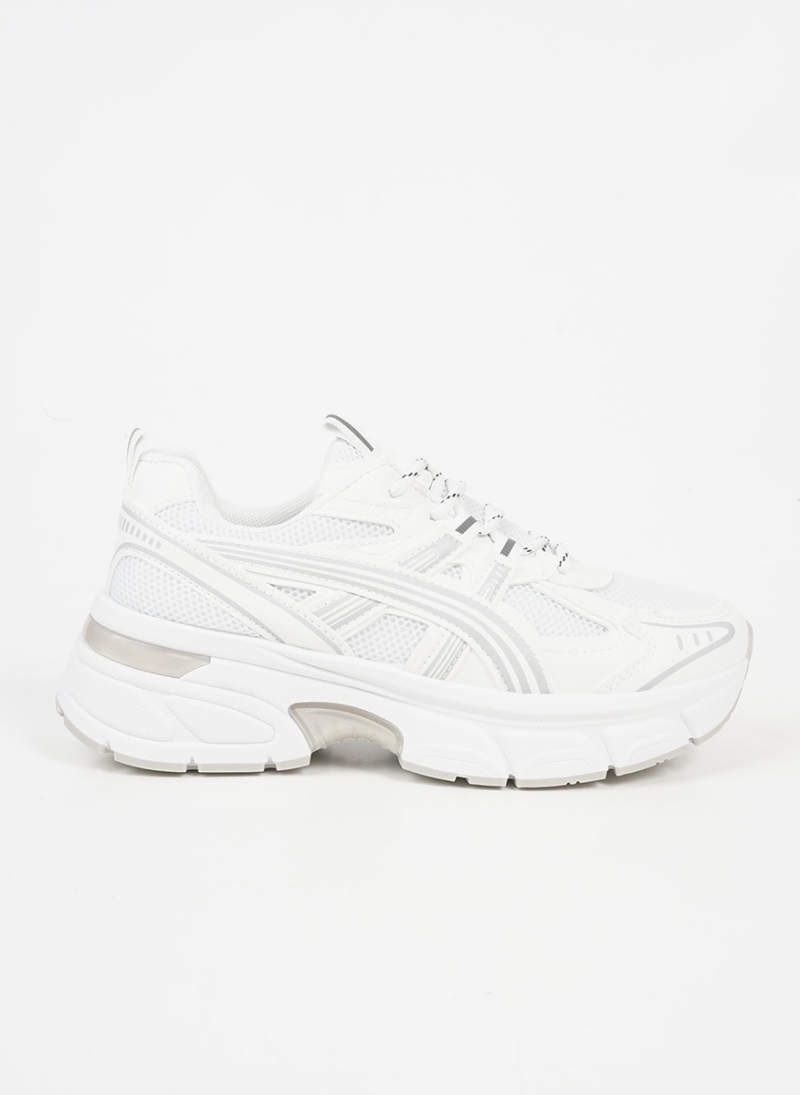 SNEAKERS ΜΕ CHUNKY ΣΟΛΑ